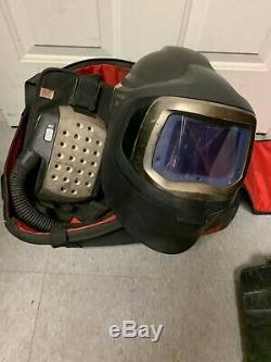 3M Adflo Speedglas Welding Helmet with 9100XX Auto Darkening Charger Battery