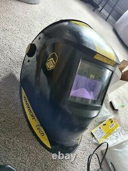 Esab welding helmet with air feed system