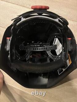Lincoln Viking 3350 Black Auto-Darkening Welding Helmet K3034-4